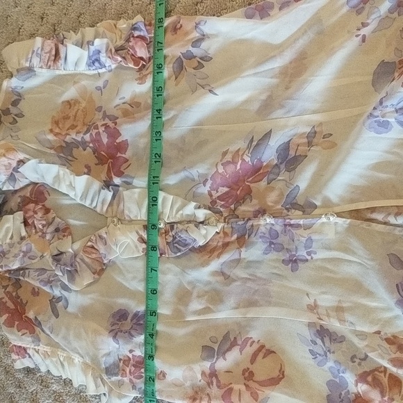 St. John couture silk two-piece set sleeveless blouse and a line pleated skirt. - Picture 16 of 16